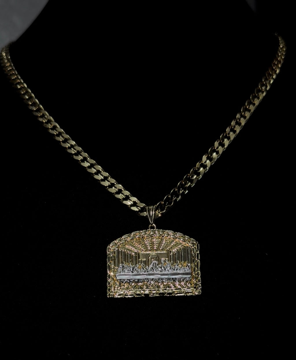 Round Last Supper Pendant