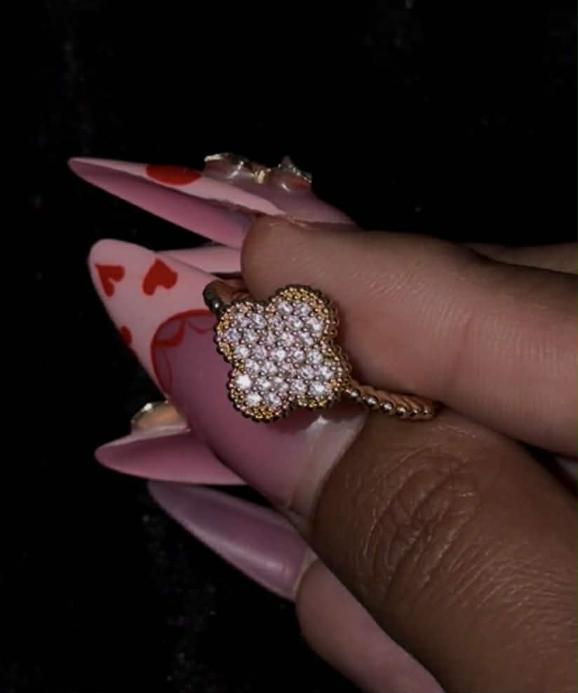 Clover Ring